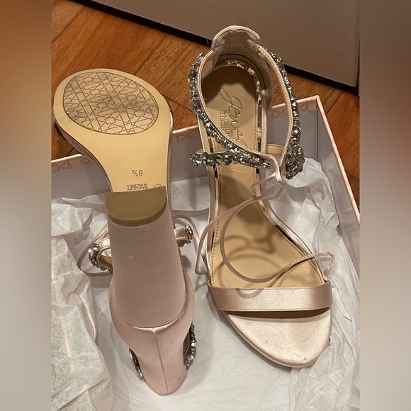 Badgley Mischka blush Block heels size 8.5 - Picture 7 of 7